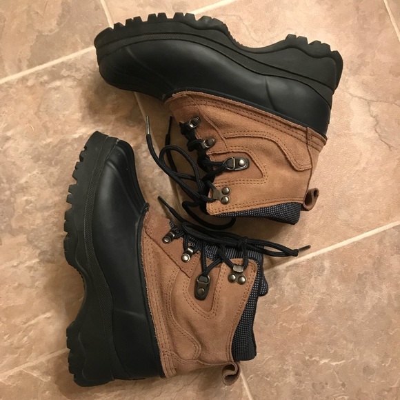 BASS Shoes - BASS Boots Women’s 6 Black & Tan